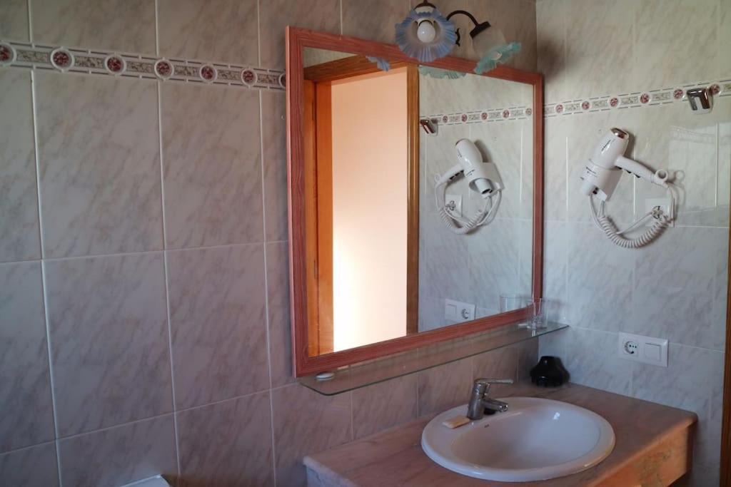 Spectacular Villa With Swimmingpool In Cala Blanca Cala Blanca  Zewnętrze zdjęcie